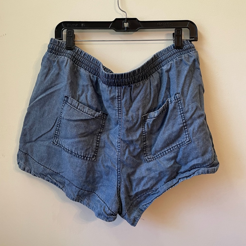 Universal Thread: High Waist Blue Women's Shorts - Picture 3 of 3
